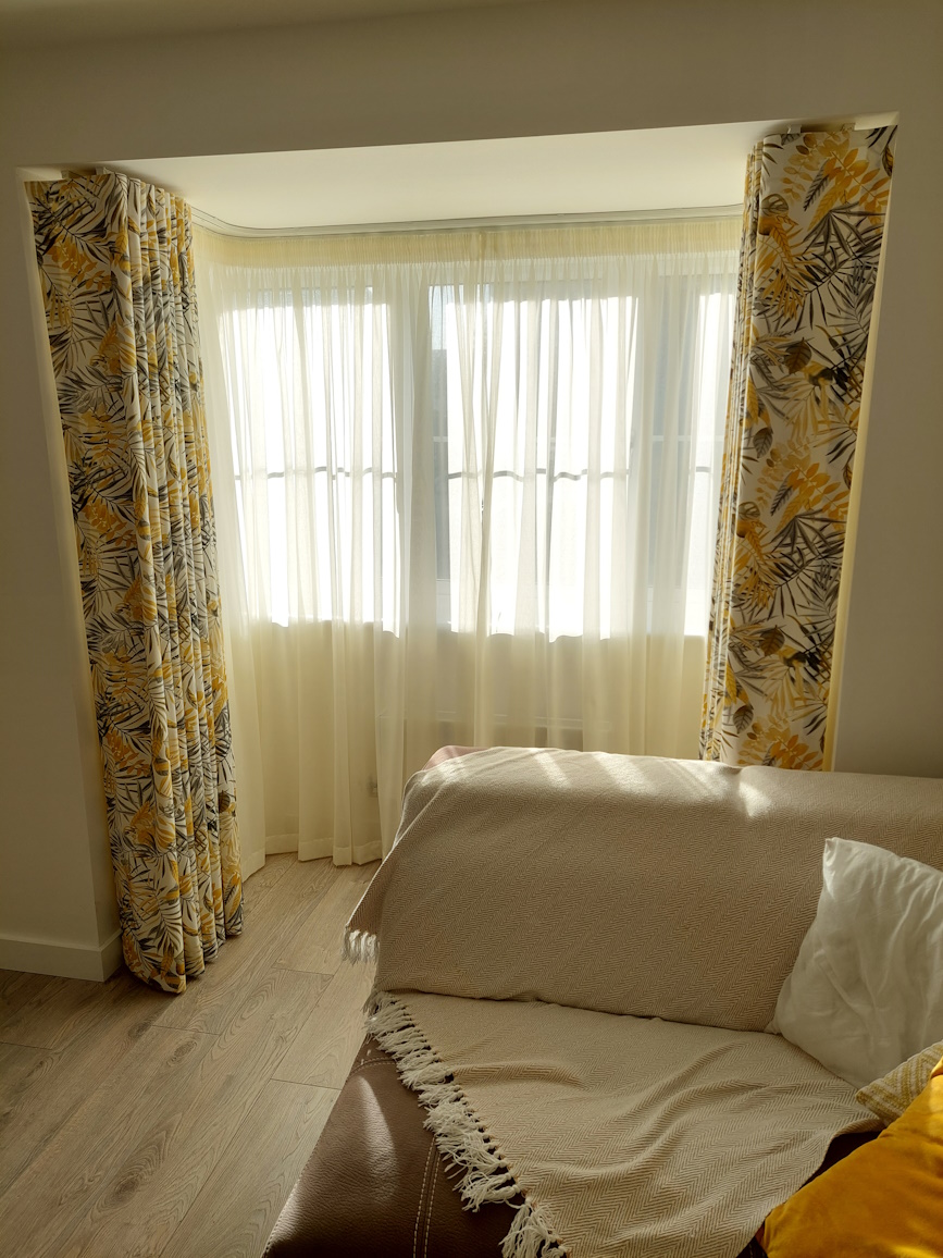 bay window curtain rails