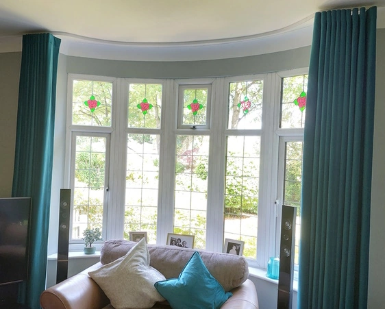 wave curtains curved bay